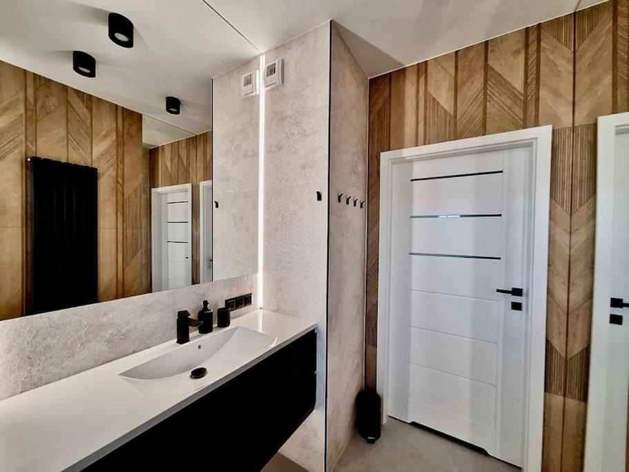 Easy Rent Apartments- Business Center 205 ルブリン エクステリア 写真
